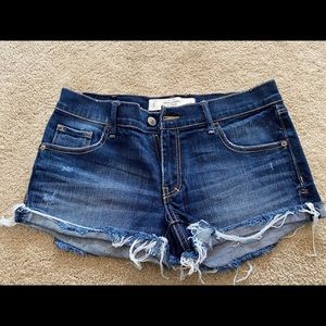 NEVER BEEN WORN - Abercrombie & Fitch Jean Shorts